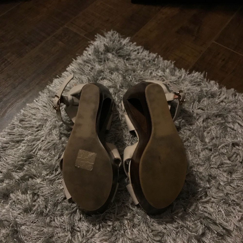 Call it Spring Wedges - Picture 3 of 3